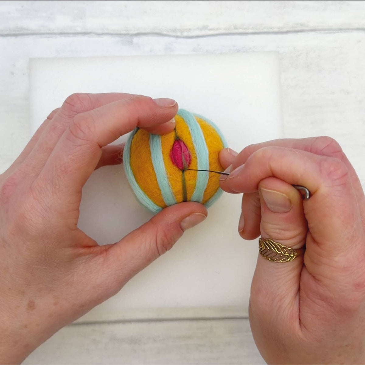 Bergin & Bath Needle Felting Kit – Vintage Baubles
