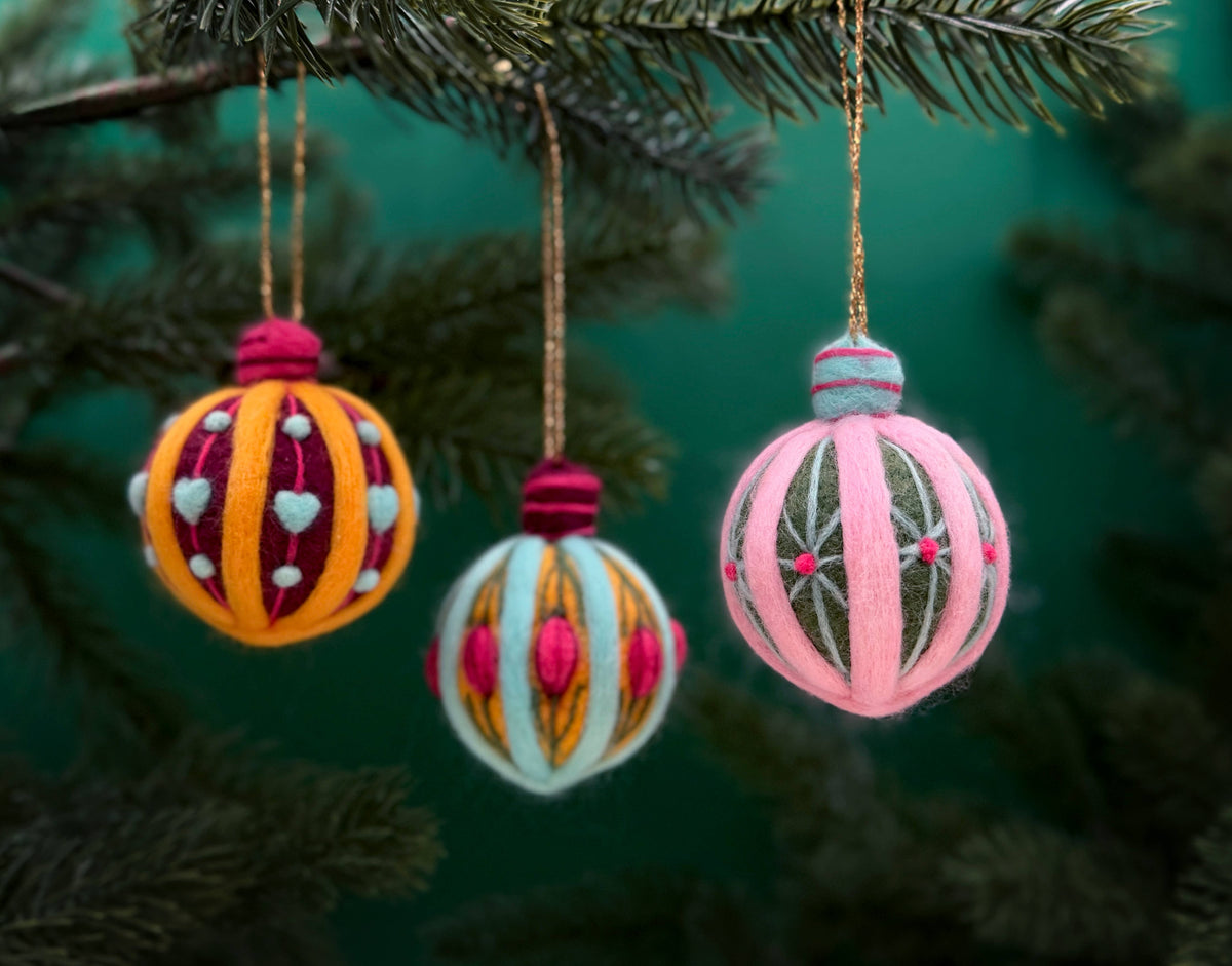 Bergin & Bath Needle Felting Kit – Vintage Baubles