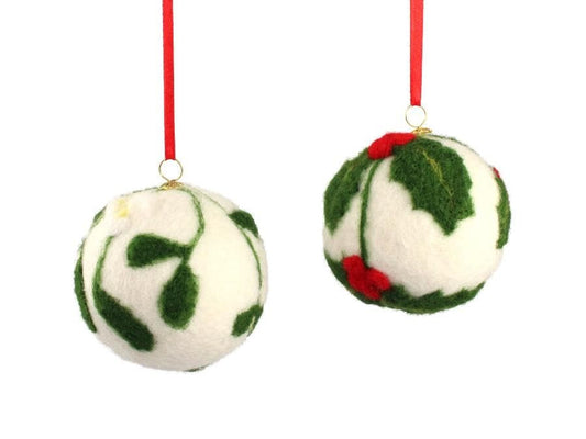 Holly and Mistletoe Bauble Small Needle Felt Kit - makes 2